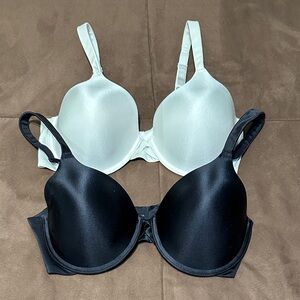 Barely There Black and White Bra Set 36D